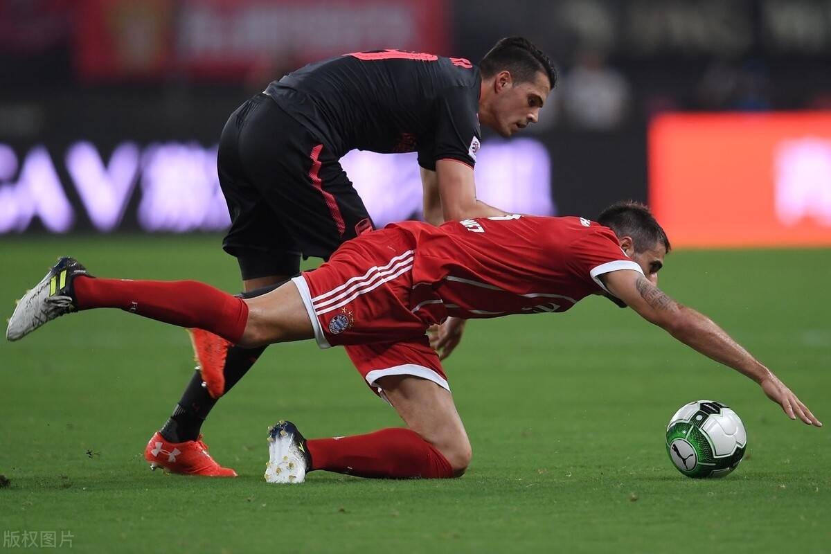 九游正版游戏下载西亚卡姆在拜仁比赛中出色防守，反败为胜引发热议！